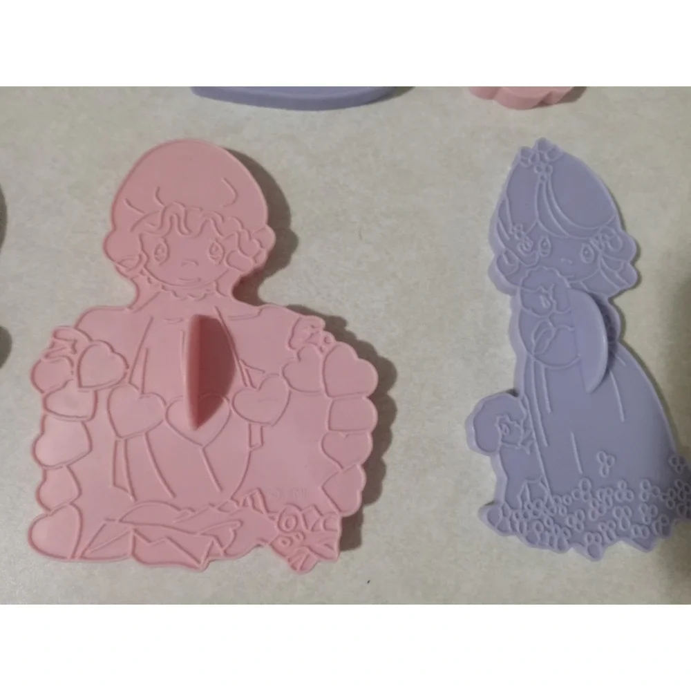 Vintage Lot of 8 Precious Moments Wilton plastic Cookie Cutters / 1993